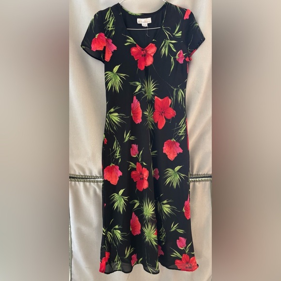 Dressbarn floral dress - Picture 1 of 3